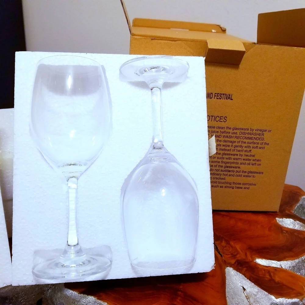 NEW crystal wine glasses set of 4